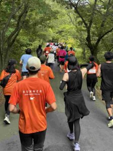 有名なハーフマラソンに参加したら遊園地なみのエンタメだったのアイキャッチ画像